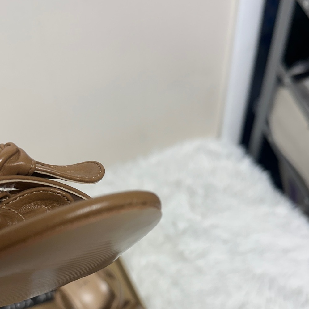 Journee Collection Tan Bow Sandals - Picture 8 of 10